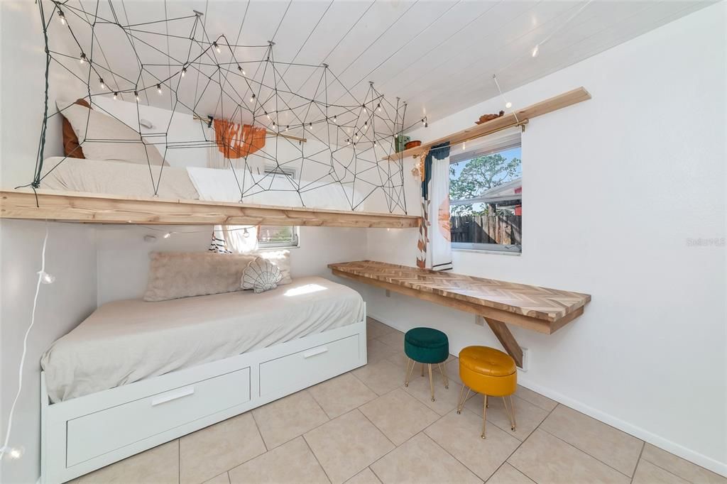 待售: $374,900 (3 贝兹, 1 浴室, 1136 平方英尺)