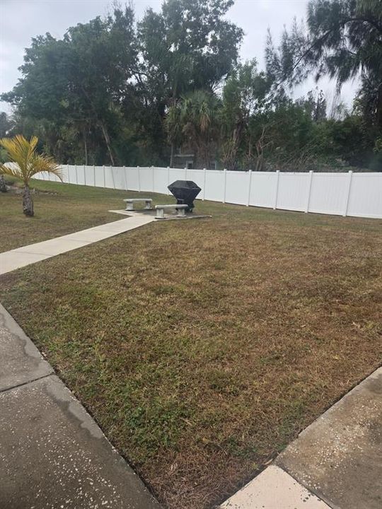 For Sale: $85,000 (3 beds, 2 baths, 900 Square Feet)