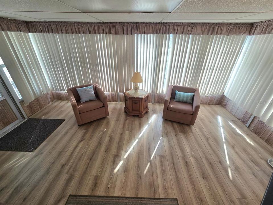 For Sale: $85,000 (3 beds, 2 baths, 900 Square Feet)