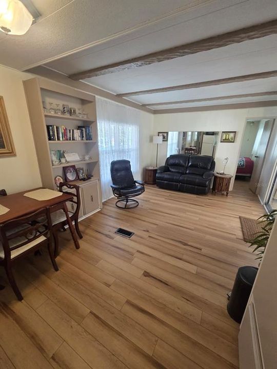 For Sale: $85,000 (3 beds, 2 baths, 900 Square Feet)