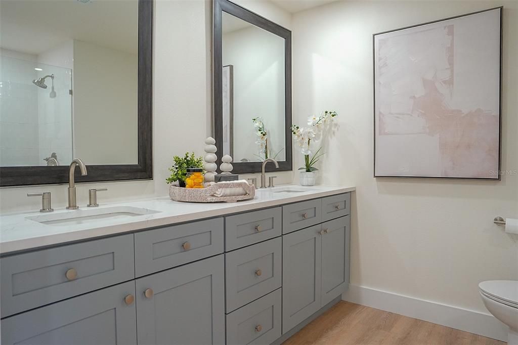 For Sale: $1,250,000 (6 beds, 4 baths, 3500 Square Feet)