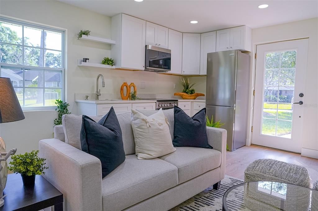 For Sale: $1,250,000 (6 beds, 4 baths, 3500 Square Feet)