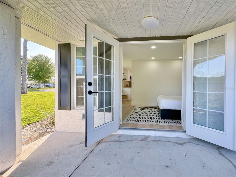 For Sale: $1,250,000 (6 beds, 4 baths, 3500 Square Feet)