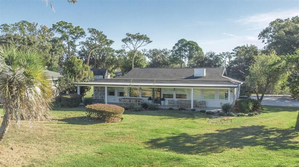 For Sale: $1,250,000 (6 beds, 4 baths, 3500 Square Feet)