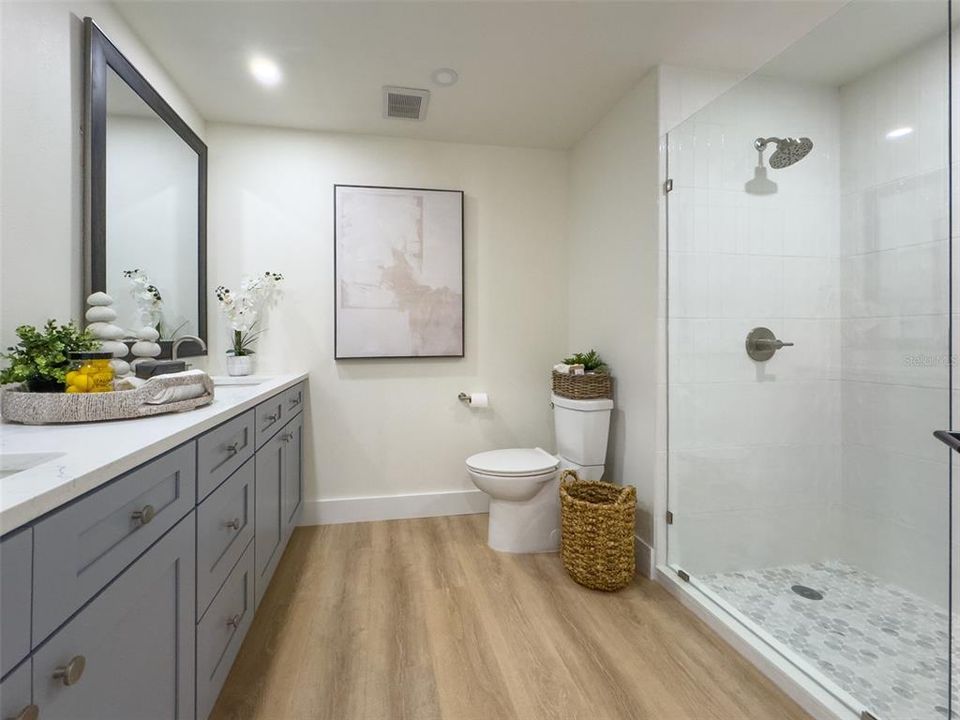 For Sale: $1,250,000 (6 beds, 4 baths, 3500 Square Feet)