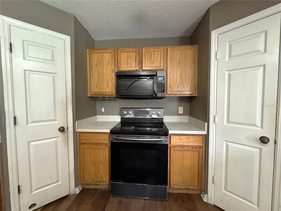 待售: $139,900 (3 贝兹, 2 浴室, 2248 平方英尺)