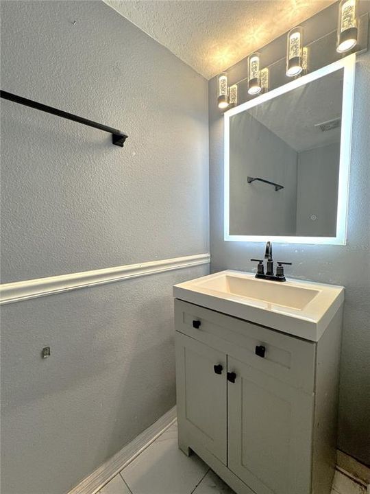 待售: $139,900 (3 贝兹, 2 浴室, 2248 平方英尺)