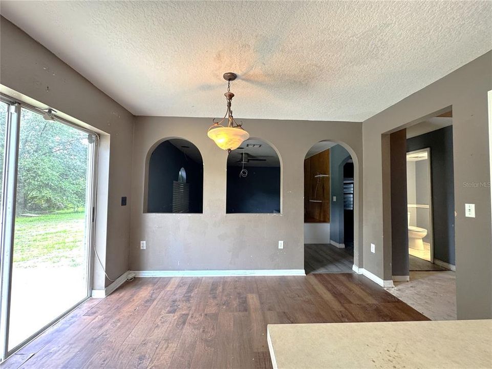 待售: $139,900 (3 贝兹, 2 浴室, 2248 平方英尺)