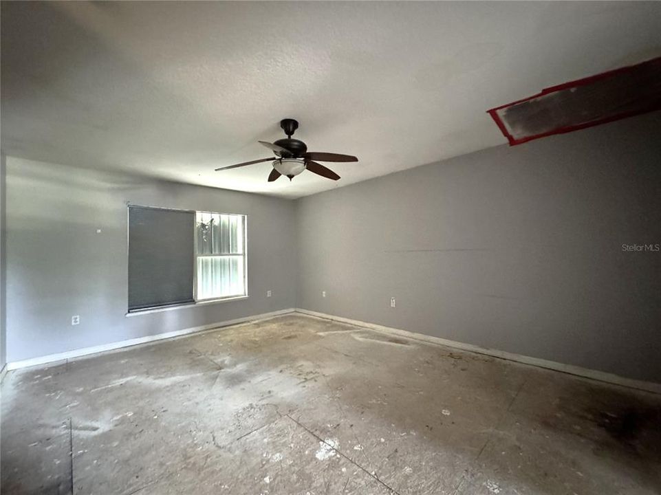 待售: $139,900 (3 贝兹, 2 浴室, 2248 平方英尺)