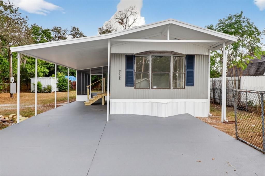 For Sale: $174,990 (2 beds, 2 baths, 924 Square Feet)