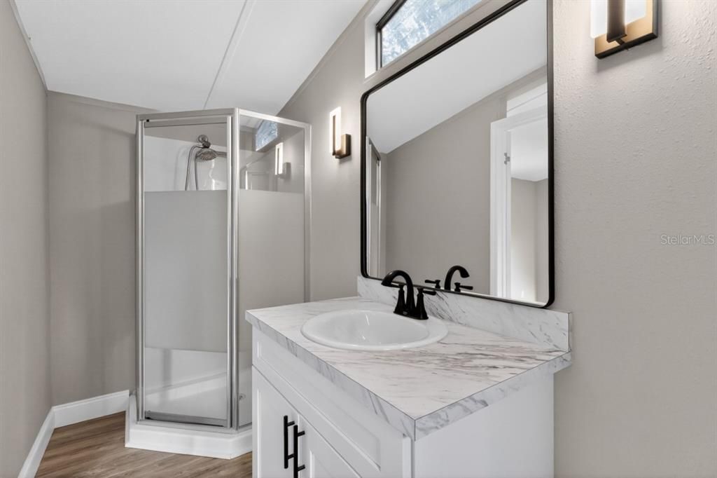 For Sale: $174,990 (2 beds, 2 baths, 924 Square Feet)