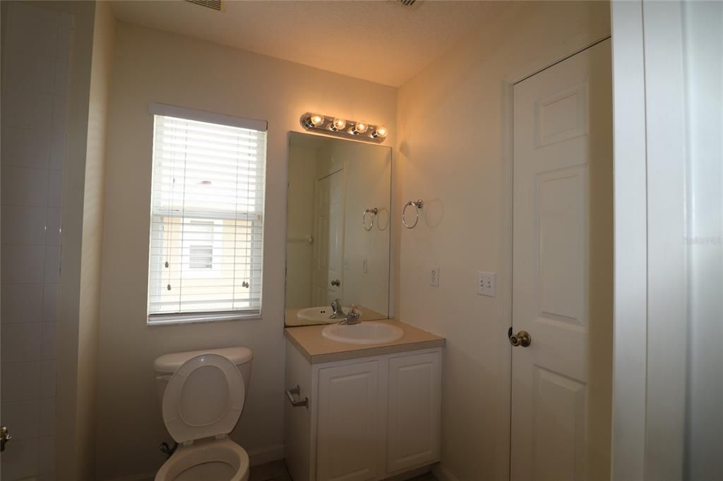 For Rent: $2,000 (3 beds, 2 baths, 1628 Square Feet)