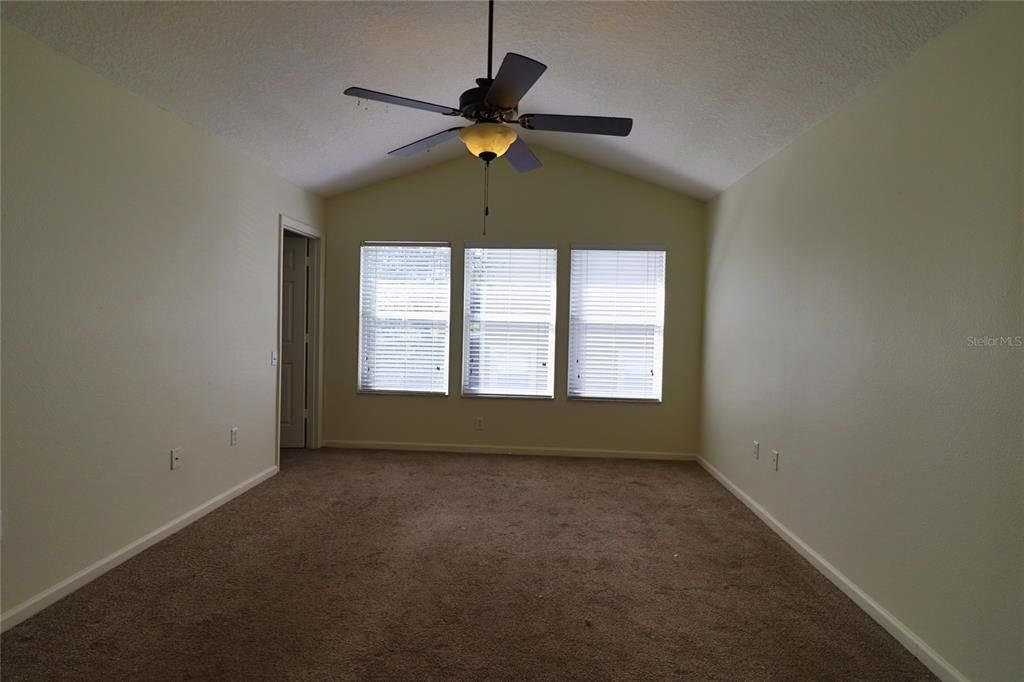 For Rent: $2,000 (3 beds, 2 baths, 1628 Square Feet)