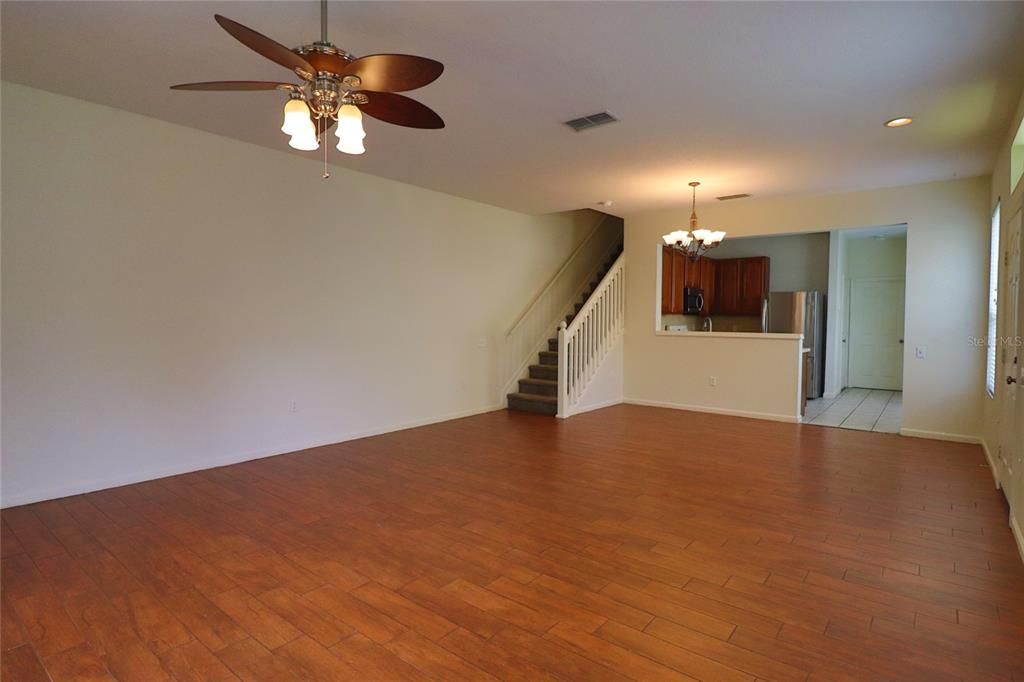 For Rent: $2,000 (3 beds, 2 baths, 1628 Square Feet)