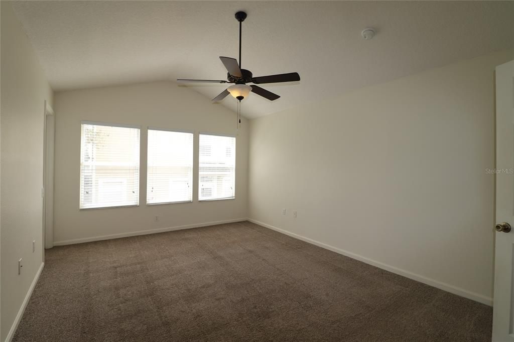 For Rent: $2,000 (3 beds, 2 baths, 1628 Square Feet)