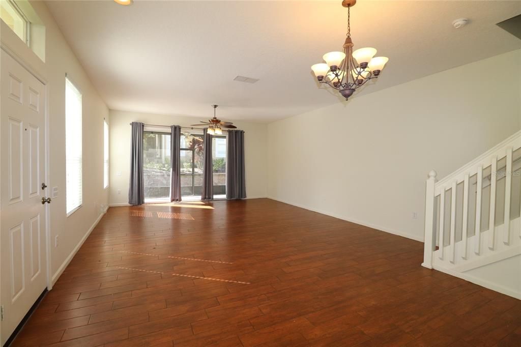 For Rent: $2,000 (3 beds, 2 baths, 1628 Square Feet)