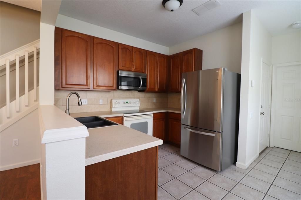 For Rent: $2,000 (3 beds, 2 baths, 1628 Square Feet)