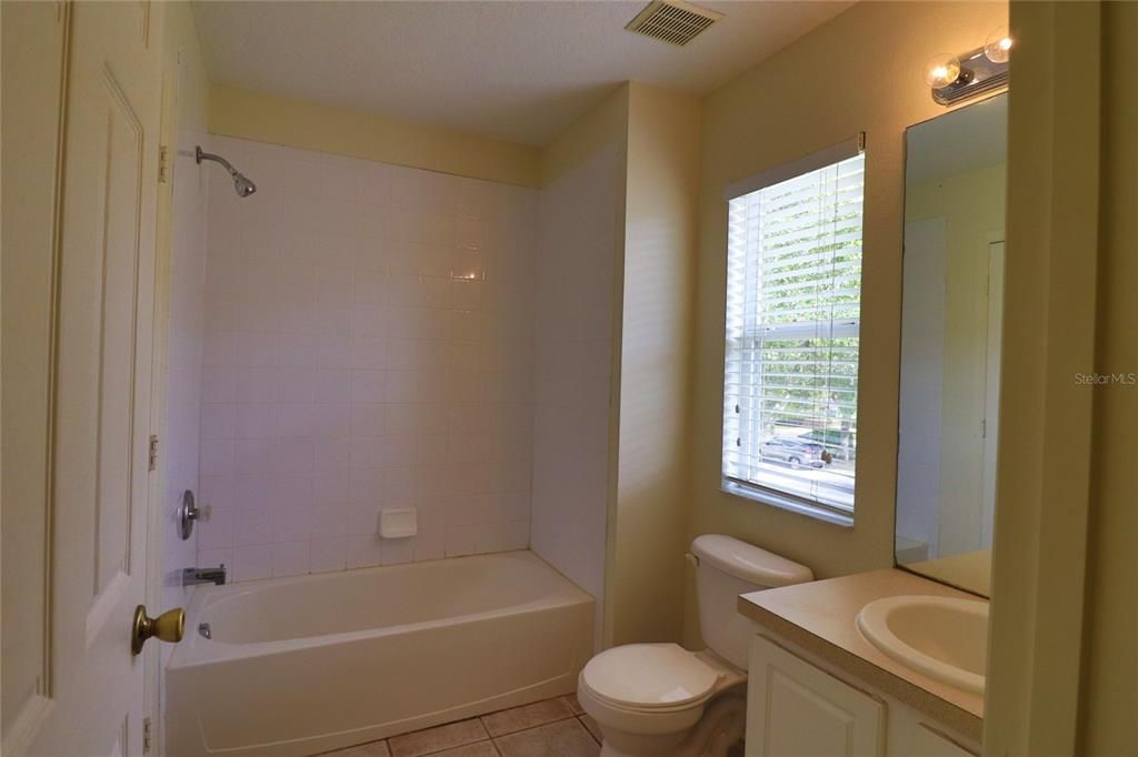 For Rent: $2,000 (3 beds, 2 baths, 1628 Square Feet)