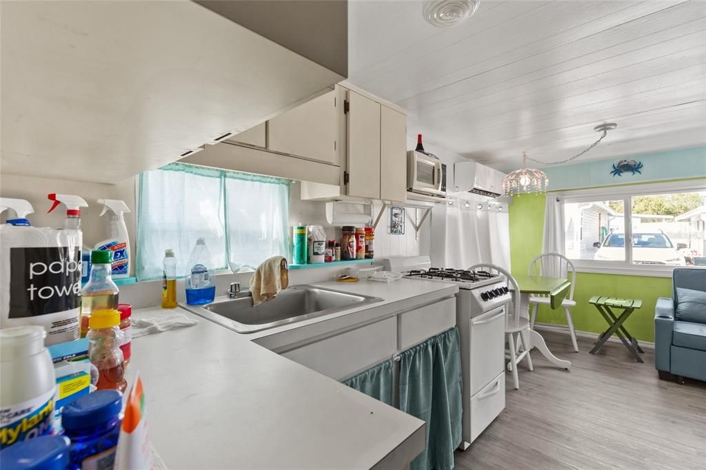 На продажу: $80,000 (1 спален, 1 ванн, 363 Квадратных фут)