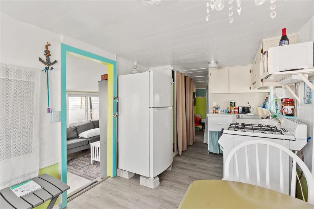 На продажу: $80,000 (1 спален, 1 ванн, 363 Квадратных фут)