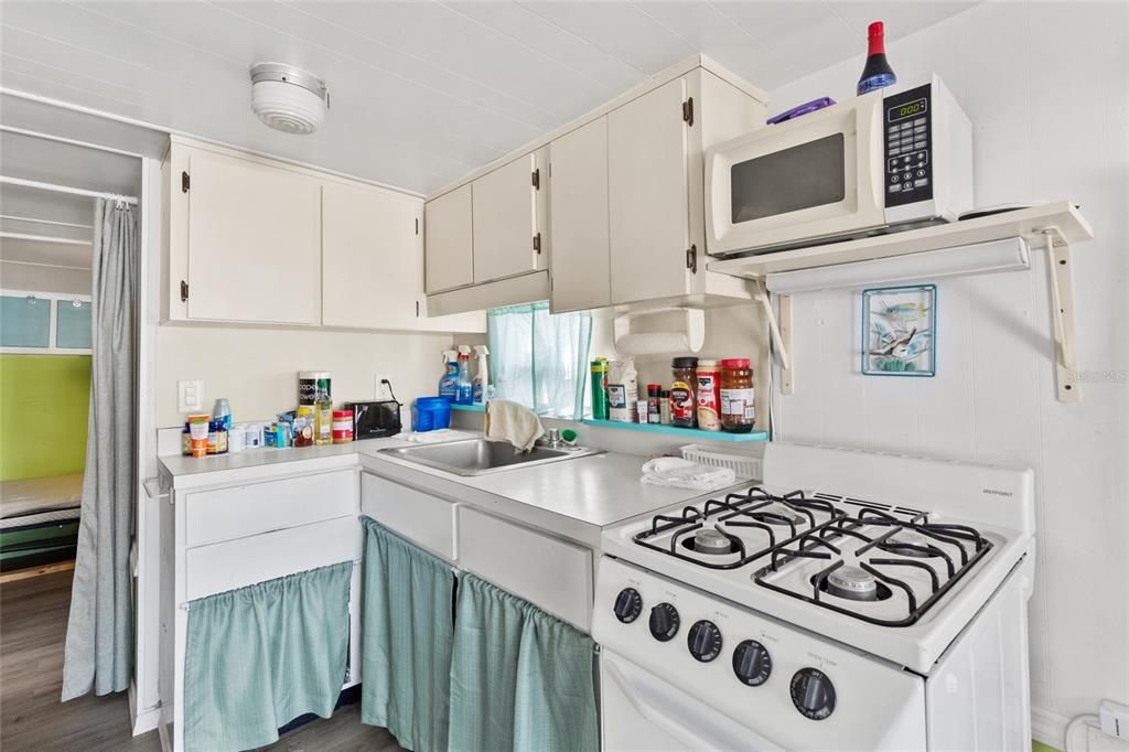 На продажу: $80,000 (1 спален, 1 ванн, 363 Квадратных фут)