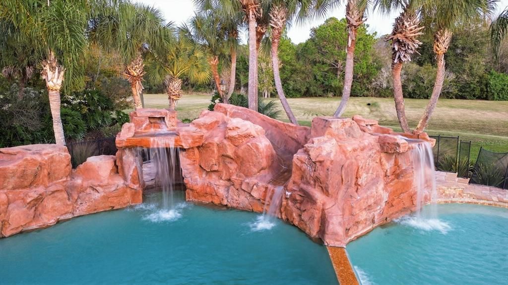 En Venta: $4,200,000 (5 camas, 4 baños, 8334 Pies cuadrados)