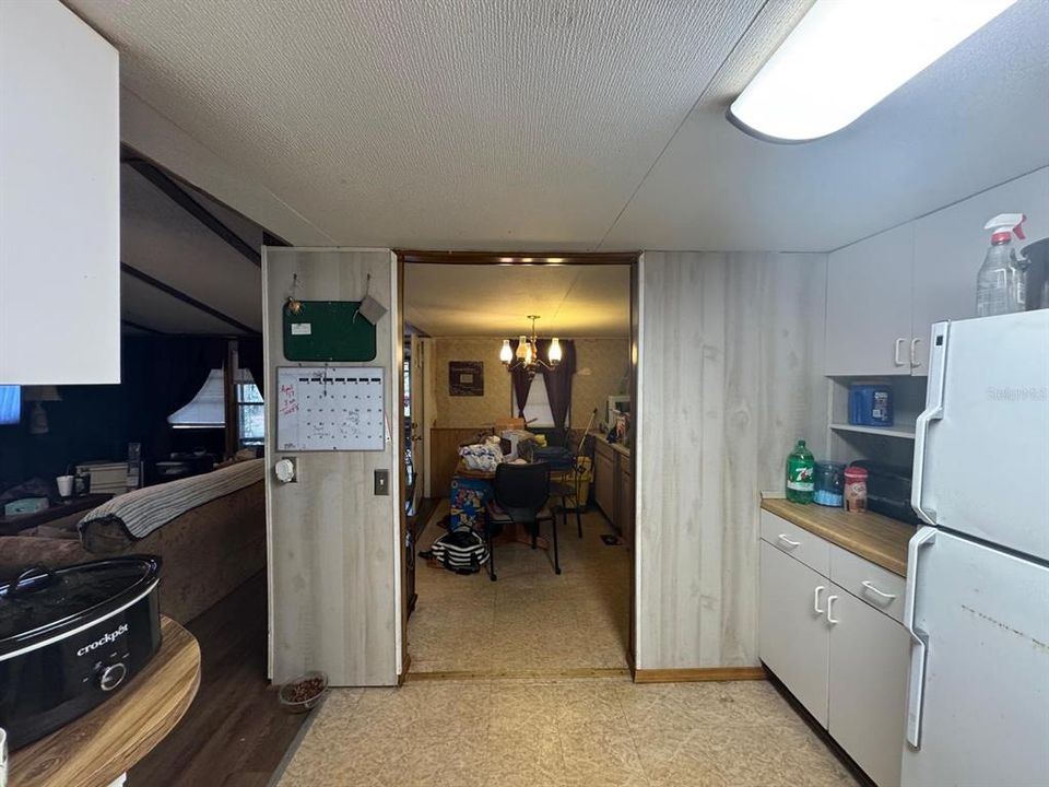 For Sale: $89,900 (4 beds, 2 baths, 1392 Square Feet)