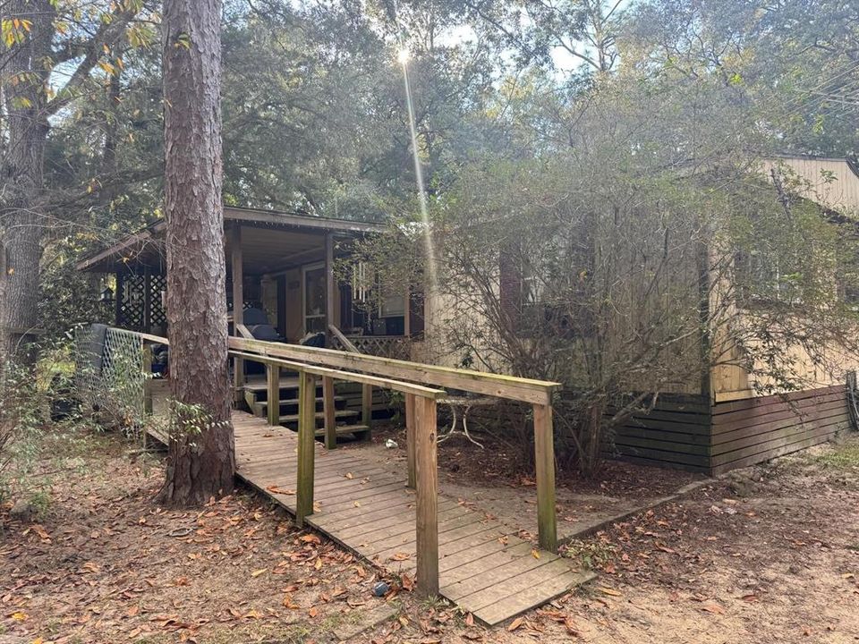 For Sale: $89,900 (4 beds, 2 baths, 1392 Square Feet)