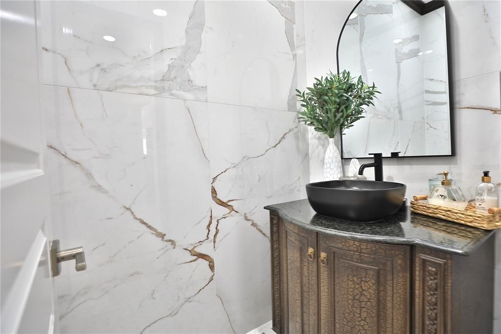 En Venta: $2,864,550 (4 camas, 5 baños, 5876 Pies cuadrados)