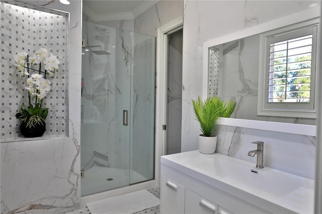 En Venta: $2,864,550 (4 camas, 5 baños, 5876 Pies cuadrados)