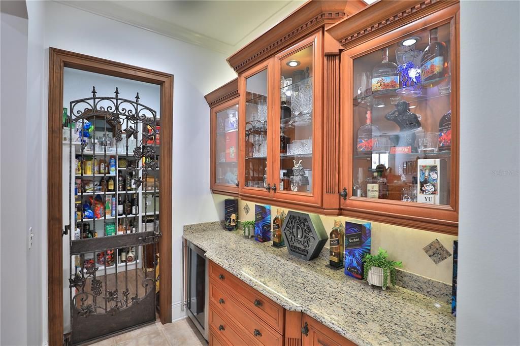 En Venta: $2,864,550 (4 camas, 5 baños, 5876 Pies cuadrados)