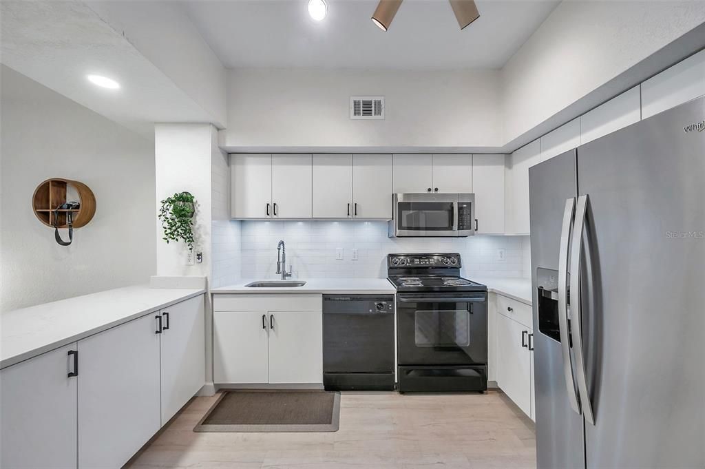 出租: $2,300 (1 贝兹, 1 浴室, 789 平方英尺)