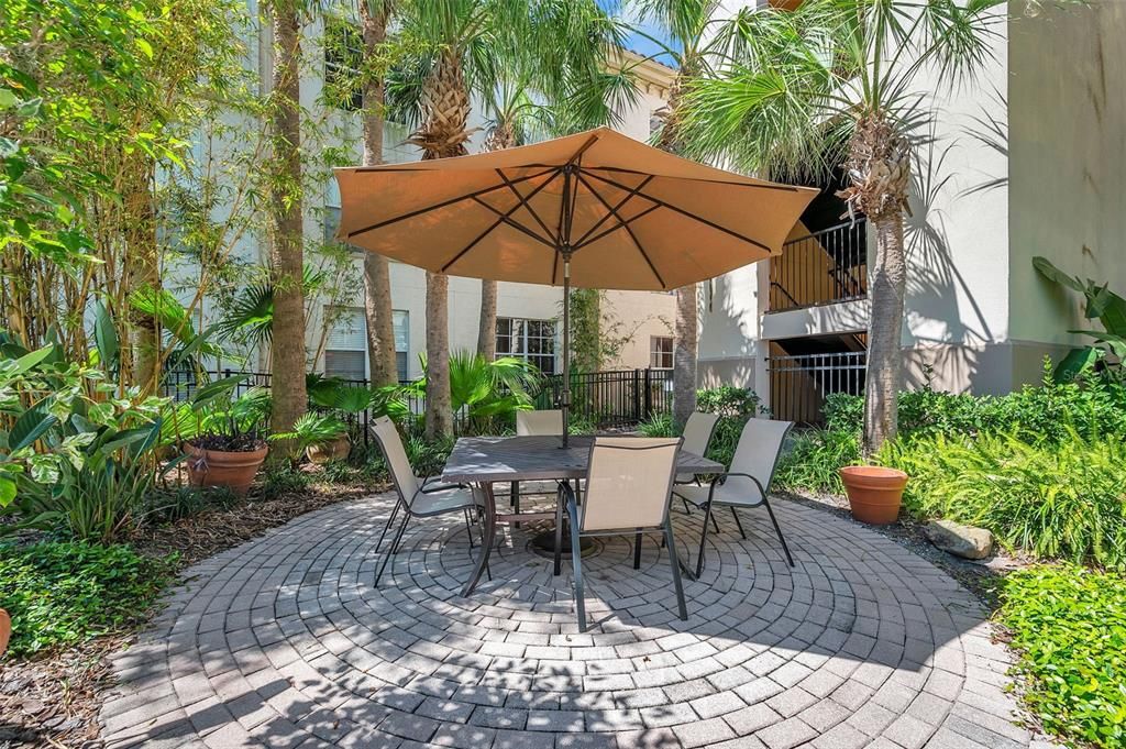 出租: $2,300 (1 贝兹, 1 浴室, 789 平方英尺)