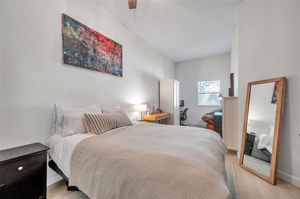 出租: $2,300 (1 贝兹, 1 浴室, 789 平方英尺)