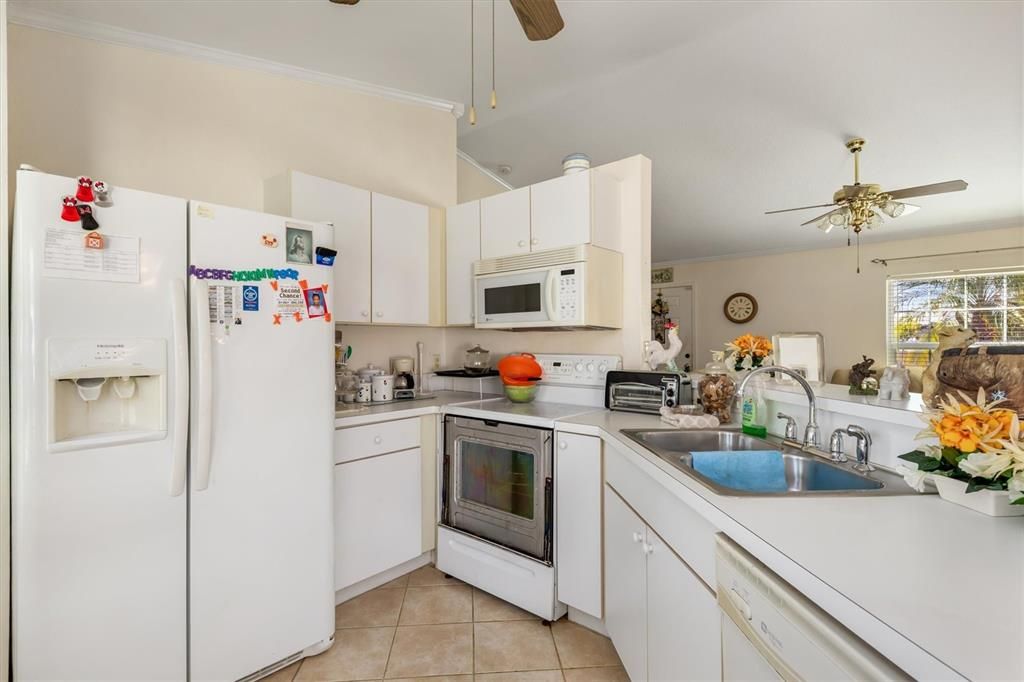 На продажу: $250,000 (3 спален, 2 ванн, 1224 Квадратных фут)