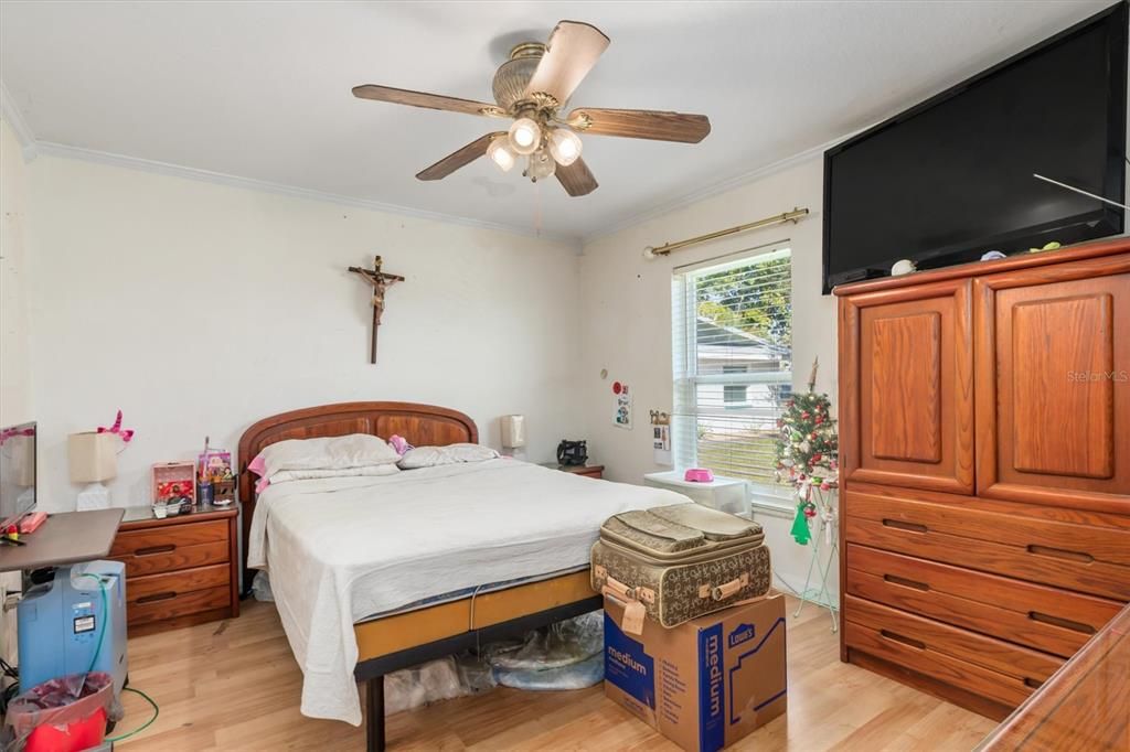 На продажу: $250,000 (3 спален, 2 ванн, 1224 Квадратных фут)