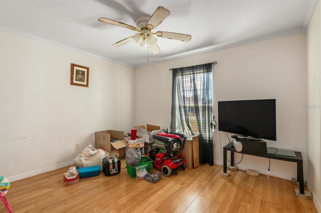 На продажу: $250,000 (3 спален, 2 ванн, 1224 Квадратных фут)