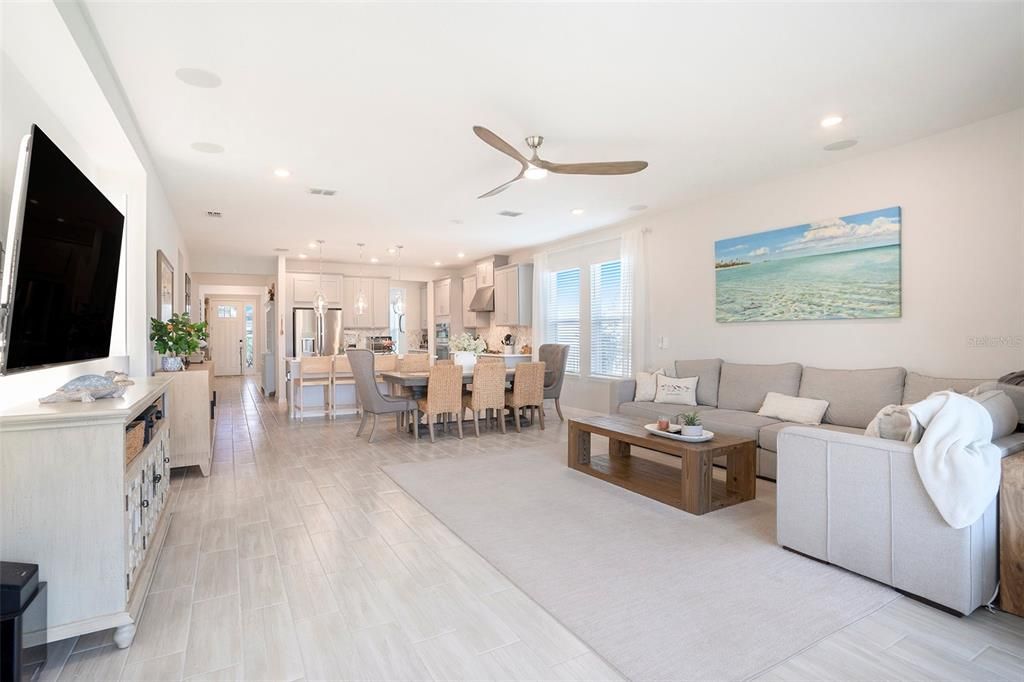 For Sale: $475,000 (4 beds, 3 baths, 2360 Square Feet)