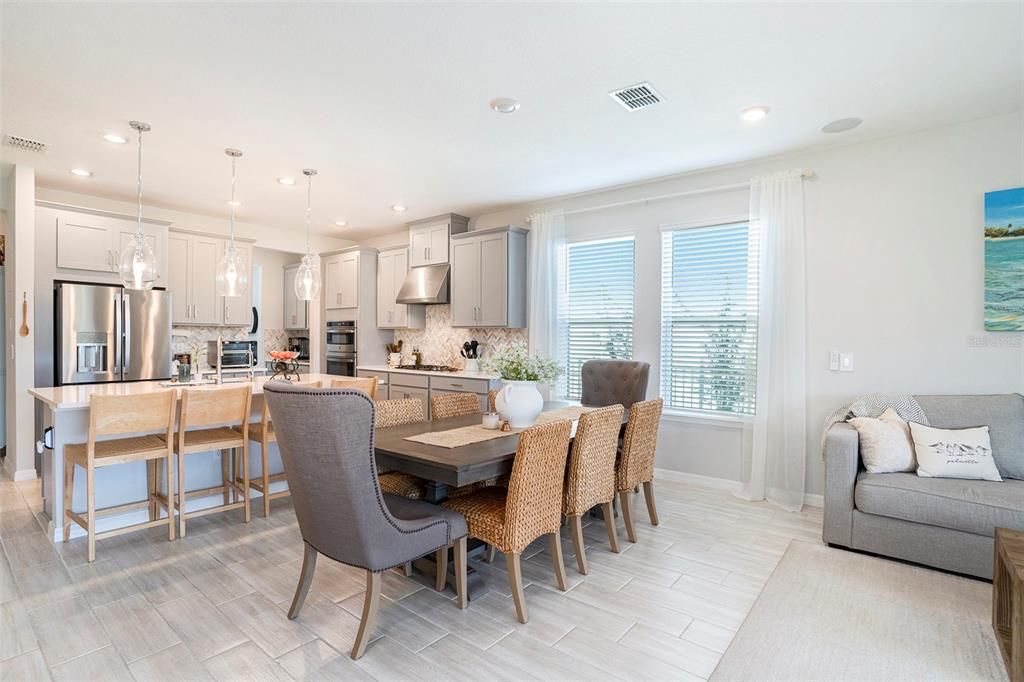 For Sale: $475,000 (4 beds, 3 baths, 2360 Square Feet)