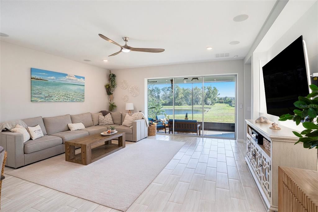 For Sale: $475,000 (4 beds, 3 baths, 2360 Square Feet)