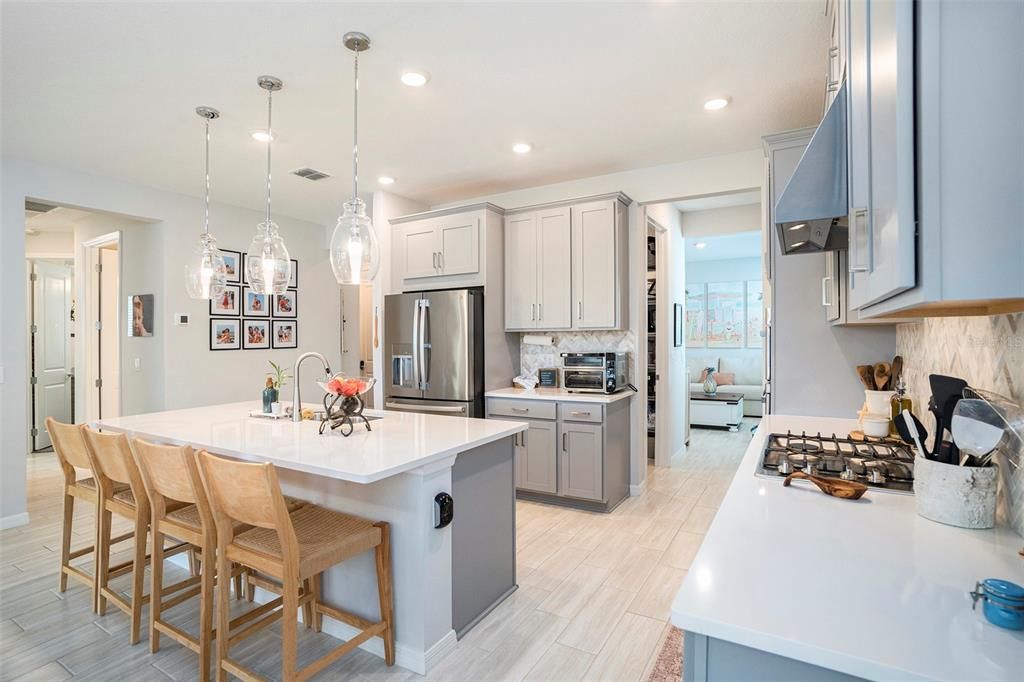 For Sale: $475,000 (4 beds, 3 baths, 2360 Square Feet)