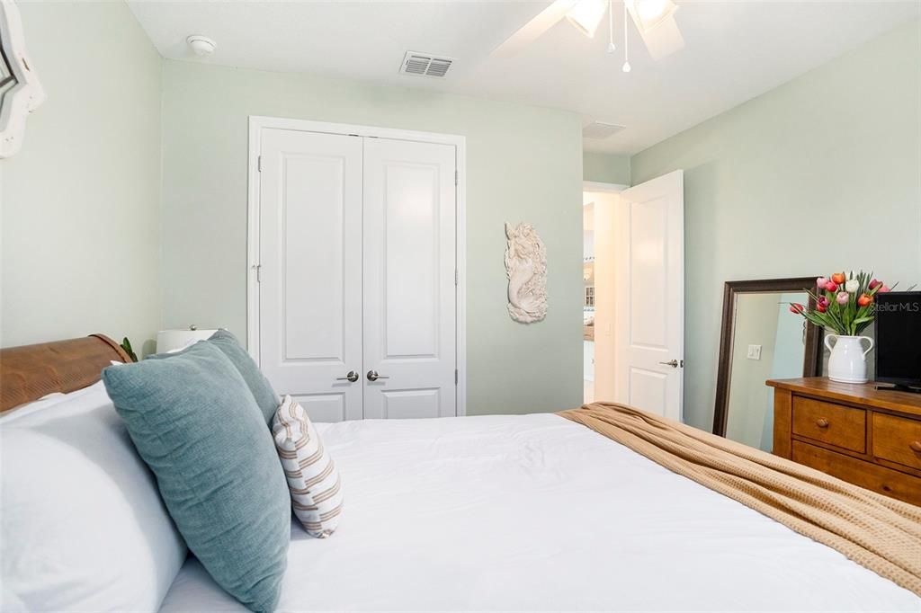 For Sale: $475,000 (4 beds, 3 baths, 2360 Square Feet)