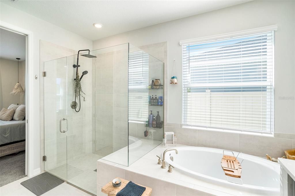 For Sale: $475,000 (4 beds, 3 baths, 2360 Square Feet)