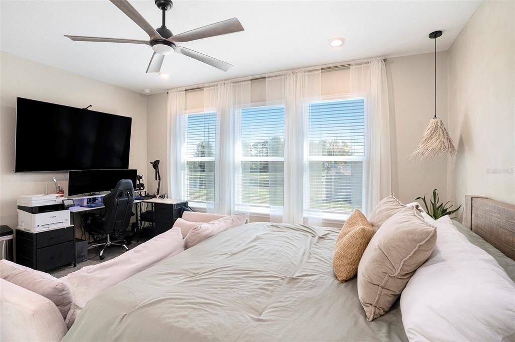 For Sale: $475,000 (4 beds, 3 baths, 2360 Square Feet)