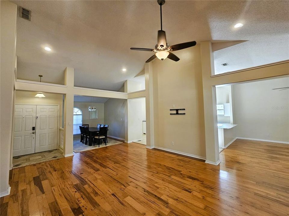 For Rent: $4,000 (4 beds, 2 baths, 2355 Square Feet)