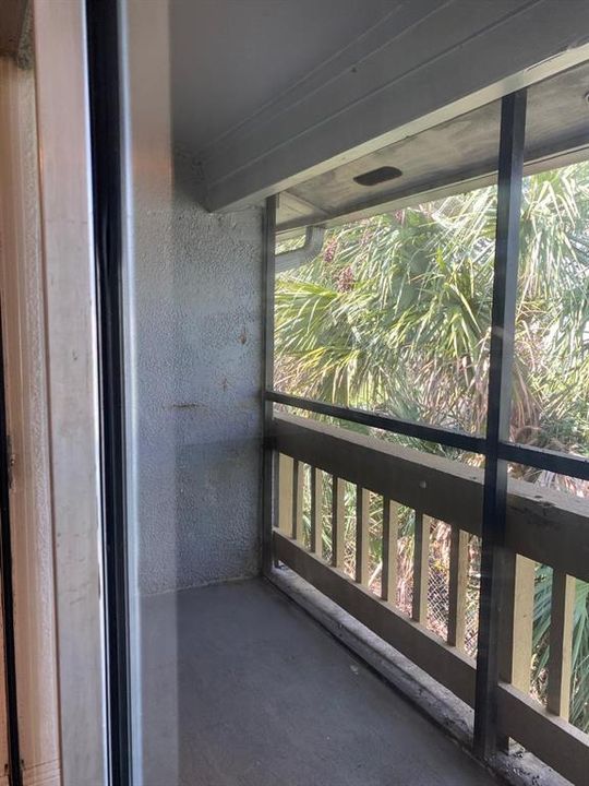 For Rent: $1,500 (2 beds, 2 baths, 976 Square Feet)