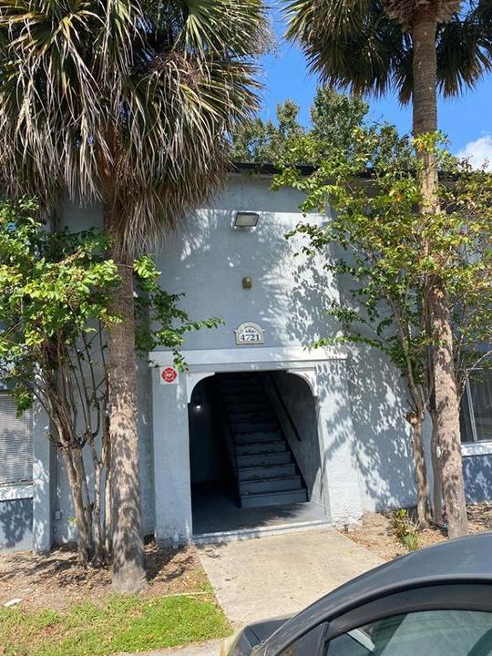 For Rent: $1,500 (2 beds, 2 baths, 976 Square Feet)