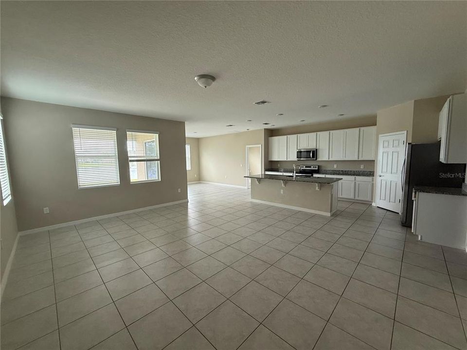 For Rent: $2,350 (4 beds, 3 baths, 2185 Square Feet)