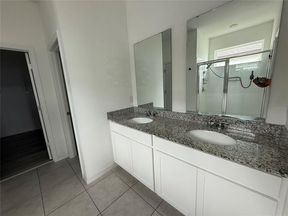 For Rent: $2,350 (4 beds, 3 baths, 2185 Square Feet)