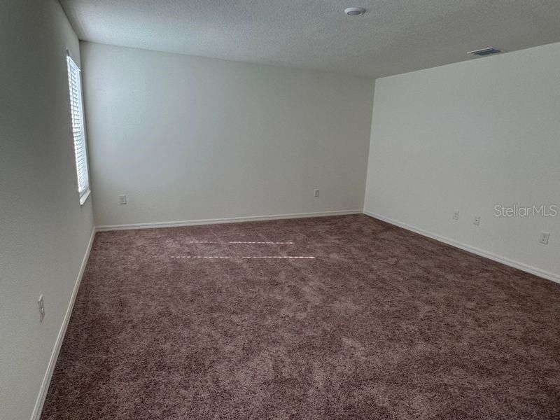 For Rent: $2,650 (4 beds, 2 baths, 2320 Square Feet)